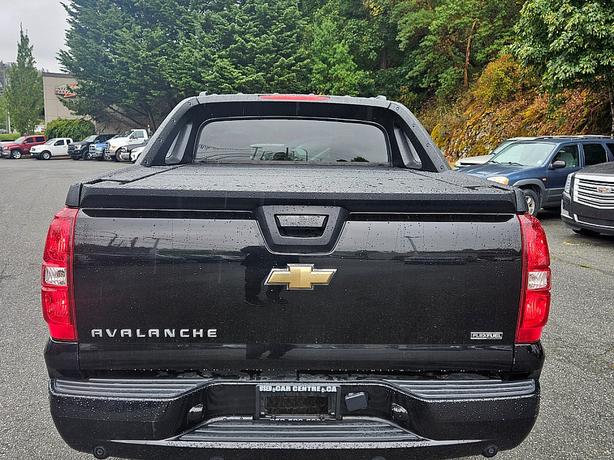 2008 Chevrolet  Avalanche LTZ image 4