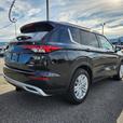2025 Mitsubishi Outlander PHEV SE | Panoramic Sunroof | Power Liftgate | Heated  thumbnail image 3