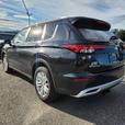 2025 Mitsubishi Outlander PHEV SE | Panoramic Sunroof | Power Liftgate | Heated  thumbnail image 4