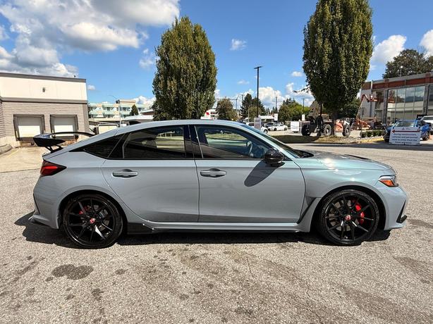 2024 Honda Civic Type R No Accidents, One Owner, Manual Transmission image 5