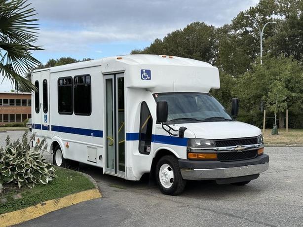 2015 Chevrolet Express G4500 11 Passenger Wheelchair Accessible Shuttle Bus image 1