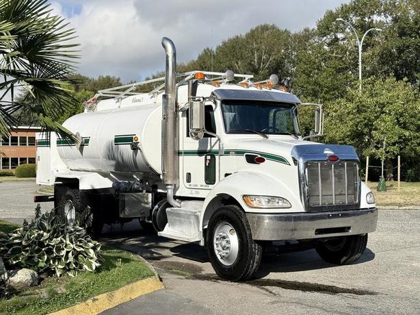 2015 Peterbilt 337 11,620 Litre Fuel Truck Diesel with Air Brakes image 1