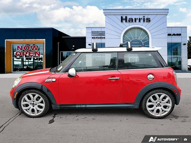2008 MINI Cooper Hardtop 2dr Cpe S | No Reported Accidents! image 3