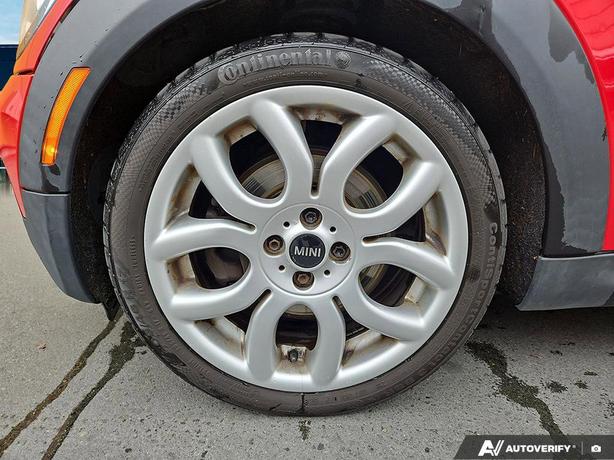 2008 MINI Cooper Hardtop 2dr Cpe S | No Reported Accidents! image 6