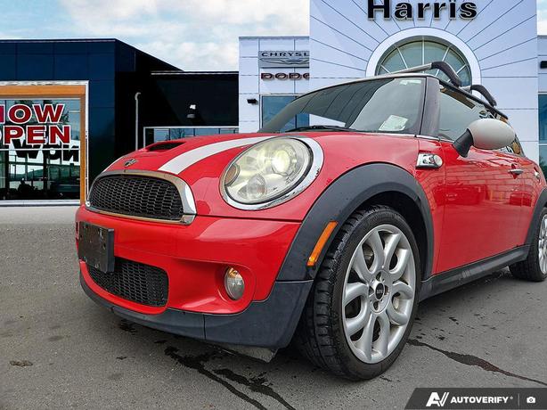 2008 MINI Cooper Hardtop 2dr Cpe S | No Reported Accidents! image 8