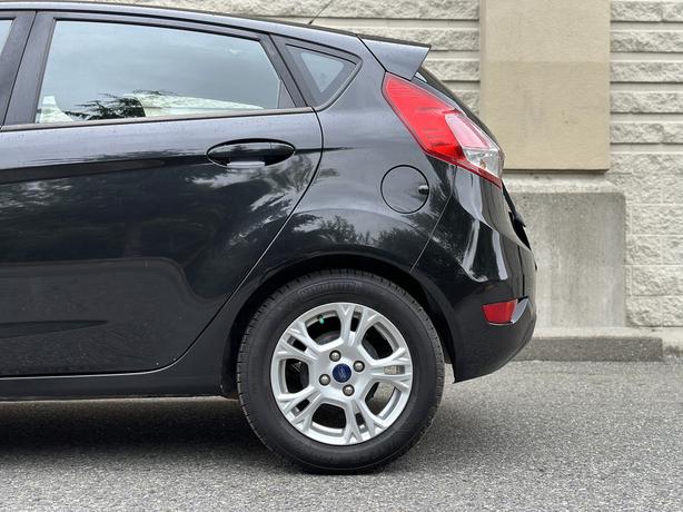 2015 Ford Fiesta image 5