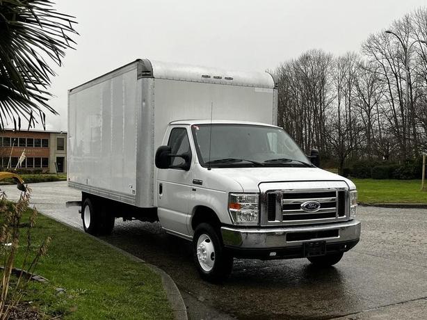 2017 Ford Econoline E-450 Econoline Super Duty 15FT Cube Van image 1