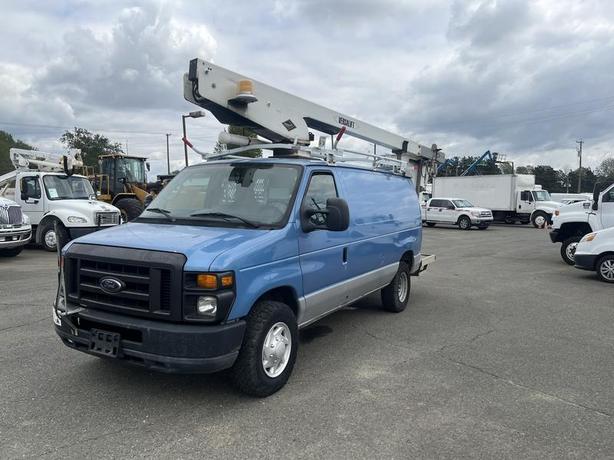 2010 Ford Econoline E-350 Super Duty Bucket Lift Cargo Van image 1