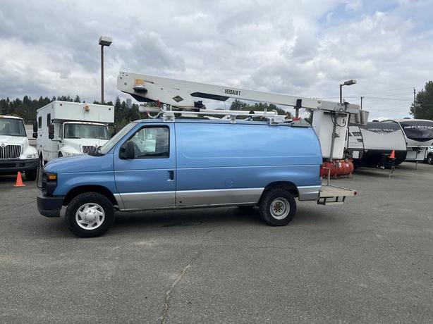 2010 Ford Econoline E-350 Super Duty Bucket Lift Cargo Van image 2