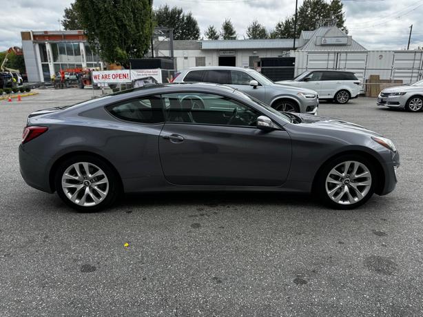 2016 Hyundai Genesis Coupe Premium - No Accidents, Leather Heated Seats image 4