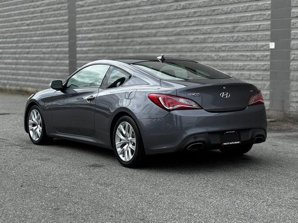 2016 Hyundai Genesis Coupe Premium - No Accidents, Leather Heated Seats image 7