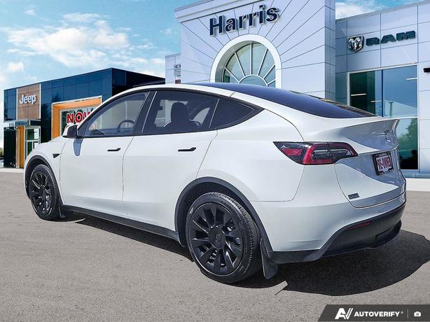 2022 Tesla Model Y Long Range AWD | Backup Camera | One Owner! image 4