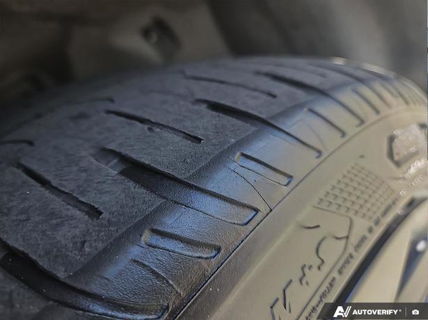 2022 Tesla Model Y Long Range AWD | Backup Camera | One Owner! image 7