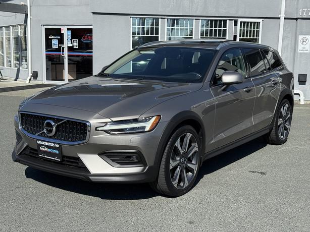 2022 Volvo V60 Cross Country T5 AWD -  Power Moonroof & Parking Camera Rear image 1