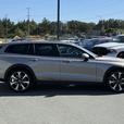 2022 Volvo V60 Cross Country T5 AWD - Power Moonroof & Parking Camera Rear thumbnail image 5