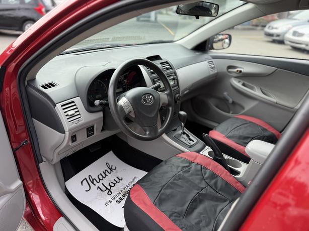 2013 Toyota Corolla image 8