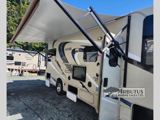 Used 2017 Thor Motor Coach Axis 25.2 image 4