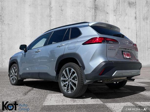 2024 Toyota Corolla Cross XLE | AWD | Locally Owned & Serviced | Fully Inspected image 7