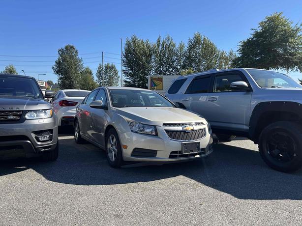 2013 Chevrolet Cruze image 1