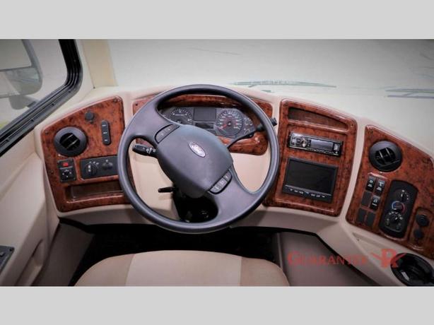 Used 2018 Coachmen RV Pursuit 30 FW image 7