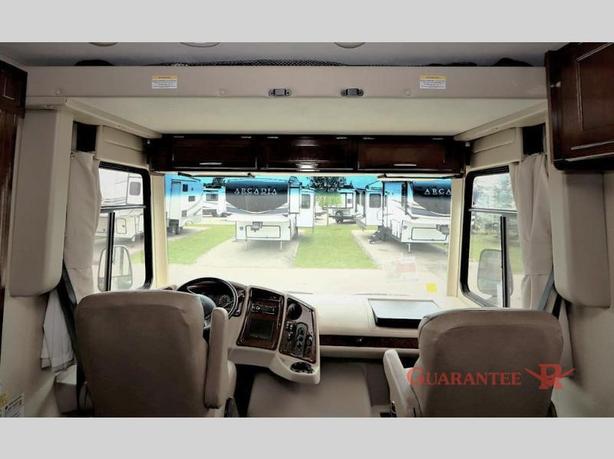 Used 2018 Coachmen RV Pursuit 30 FW image 8