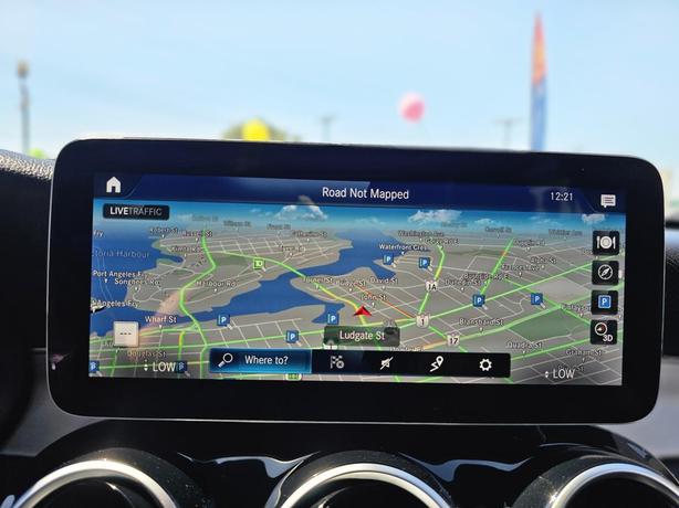 2021 Mercedes-Benz GLC GLC 300 4MATIC SUV image 7