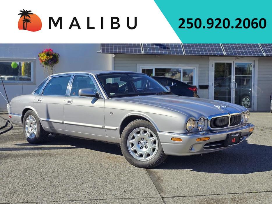 2001 Jaguar XJ 4dr Sdn XJ8 display photo
