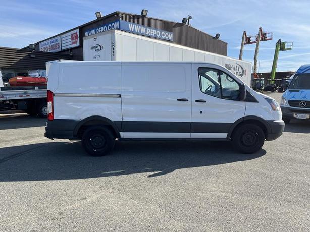 2017 Ford Transit 150 Van Low Roof 130-inches Wheel Base Cargo Van image 7