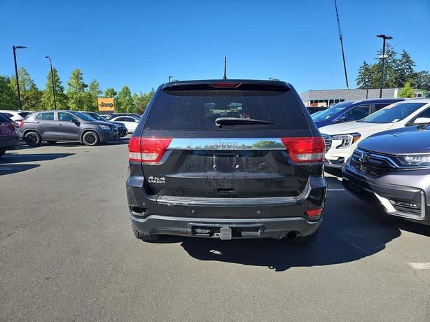 2011 Jeep Grand Cherokee 4WD 4dr Laredo | Keyless Entry | No Reported Accidents! image 5