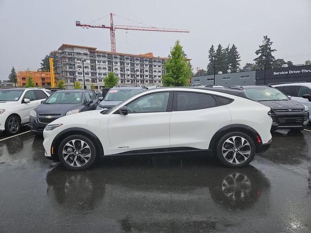 2021 Ford Mustang Mach-E Premium AWD | Power Liftgate | Heated Seats! image 3