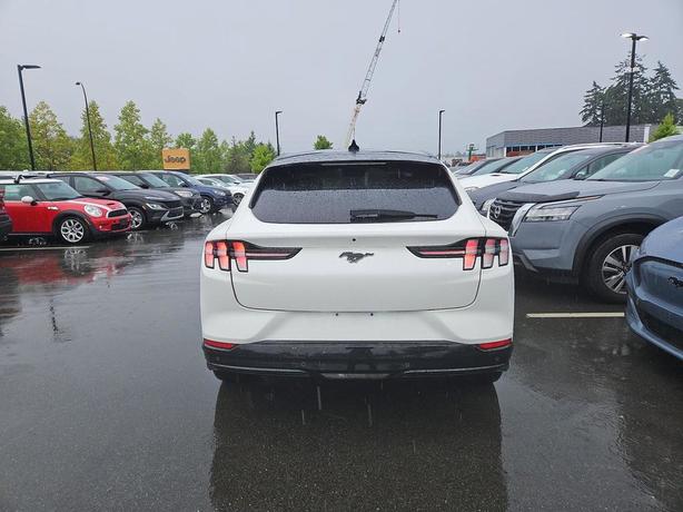 2021 Ford Mustang Mach-E Premium AWD | Power Liftgate | Heated Seats! image 5