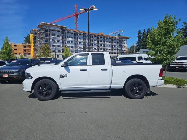 2019 RAM 1500 Classic Express 4x4 Quad Cab 6'4 Box | Backup Camera | Keyless Ent image 3