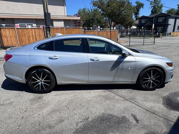2020 Chevrolet Malibu LT - Heated Seats, Dual Climate Control, BlueTooth image 6
