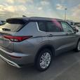 2024 Mitsubishi Outlander SE | No Reported Accidents | Heated Seats | Cruise Con thumbnail image 4