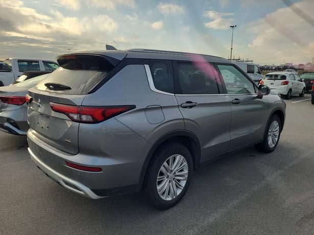 2024 Mitsubishi Outlander SE | No Reported Accidents | Heated Seats | Cruise Con image 4