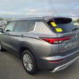 2024 Mitsubishi Outlander SE | No Reported Accidents | Heated Seats | Cruise Con thumbnail image 5