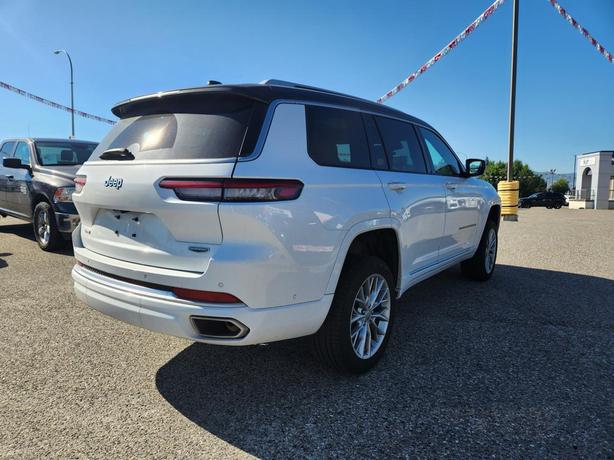 2023 Jeep Grand Cherokee L Summit | Heated & Ventilated Seats | Power Liftgate | image 3