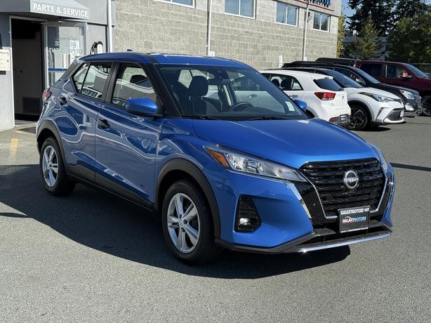 2022 Nissan Kicks S - 16" Steel Wheels &  Rear Parking Sensors image 4