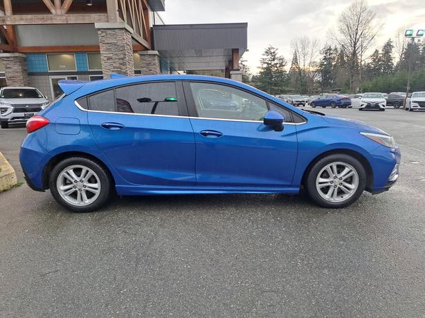 2017 Chevrolet Cruze RS - Manual, Heated Seats, Moonroof image 5