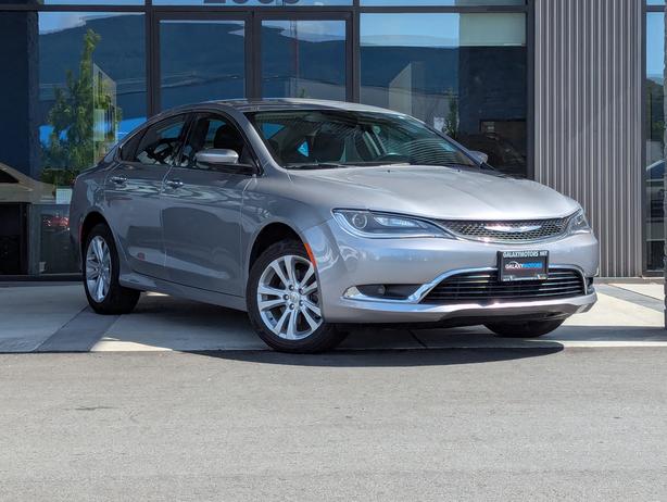2016 Chrysler 200 Limited - No Accidents, Low Mileage, Heated Seats image 4