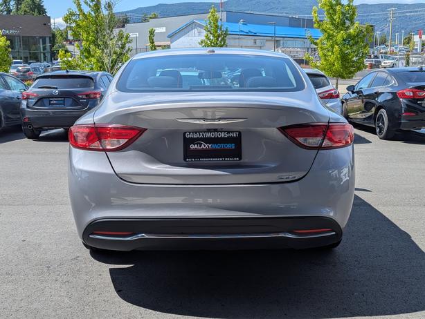 2016 Chrysler 200 Limited - No Accidents, Low Mileage, Heated Seats image 7