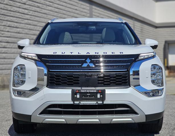 2023 Mitsubishi Outlander PHEV SEL - No Accidents, 1 Owner, Power Liftgate image 2
