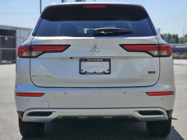2023 Mitsubishi Outlander PHEV SEL - No Accidents, 1 Owner, Power Liftgate image 6