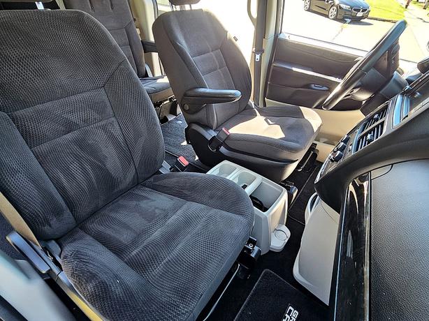 2017 Dodge  Grand Caravan SE image 7