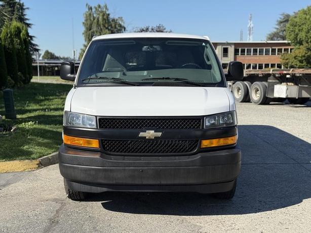2021 Chevrolet Express 3500 12-Passenger Van image 3