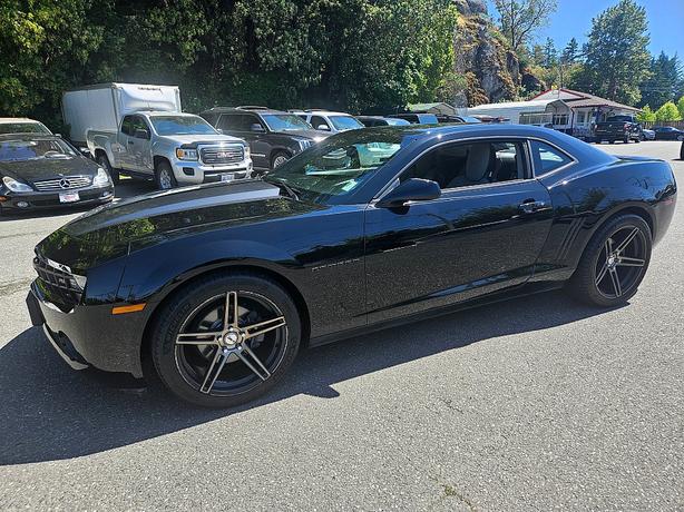 2012 Chevrolet  Camaro 1LT image 2