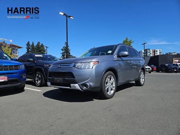 2015 Mitsubishi Outlander 4WD 4dr ES | Keyless Entry | Cruise Control | No Repor image 1