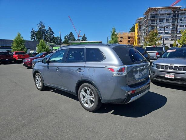 2015 Mitsubishi Outlander 4WD 4dr ES | Keyless Entry | Cruise Control | No Repor image 4