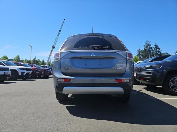2015 Mitsubishi Outlander 4WD 4dr ES | Keyless Entry | Cruise Control | No Repor image 5