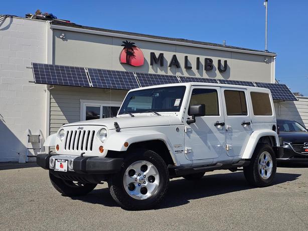2013 Jeep Wrangler 4WD 4dr Sahara image 8